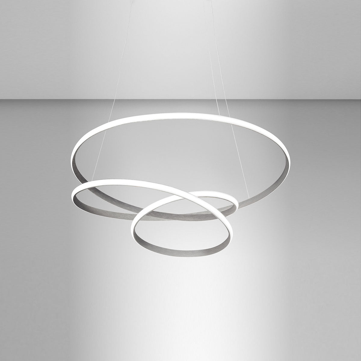 GEALUCE Sospensione Montatura in alluminio bianco-oro-titanio satinato. Diffusore in silicone bianco opale. LED DIVA S/P D.50CM GEALUCE Sospensione Montatura in alluminio bianco-oro-titanio satinato. Diffusore in silicone bianco opale. LED DIVA S/P D.50CM